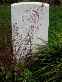 Klagenfurt War Cemetery - Payne, Douglas George